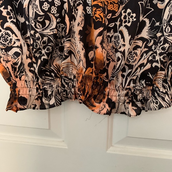 Fun summer top - Picture 3 of 3